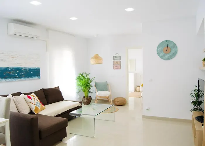 Kawaii Beachfront Malagueta Apartment